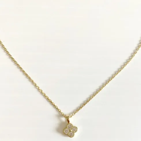 Fashion Accessories - Gold Flower Shaped Necklace