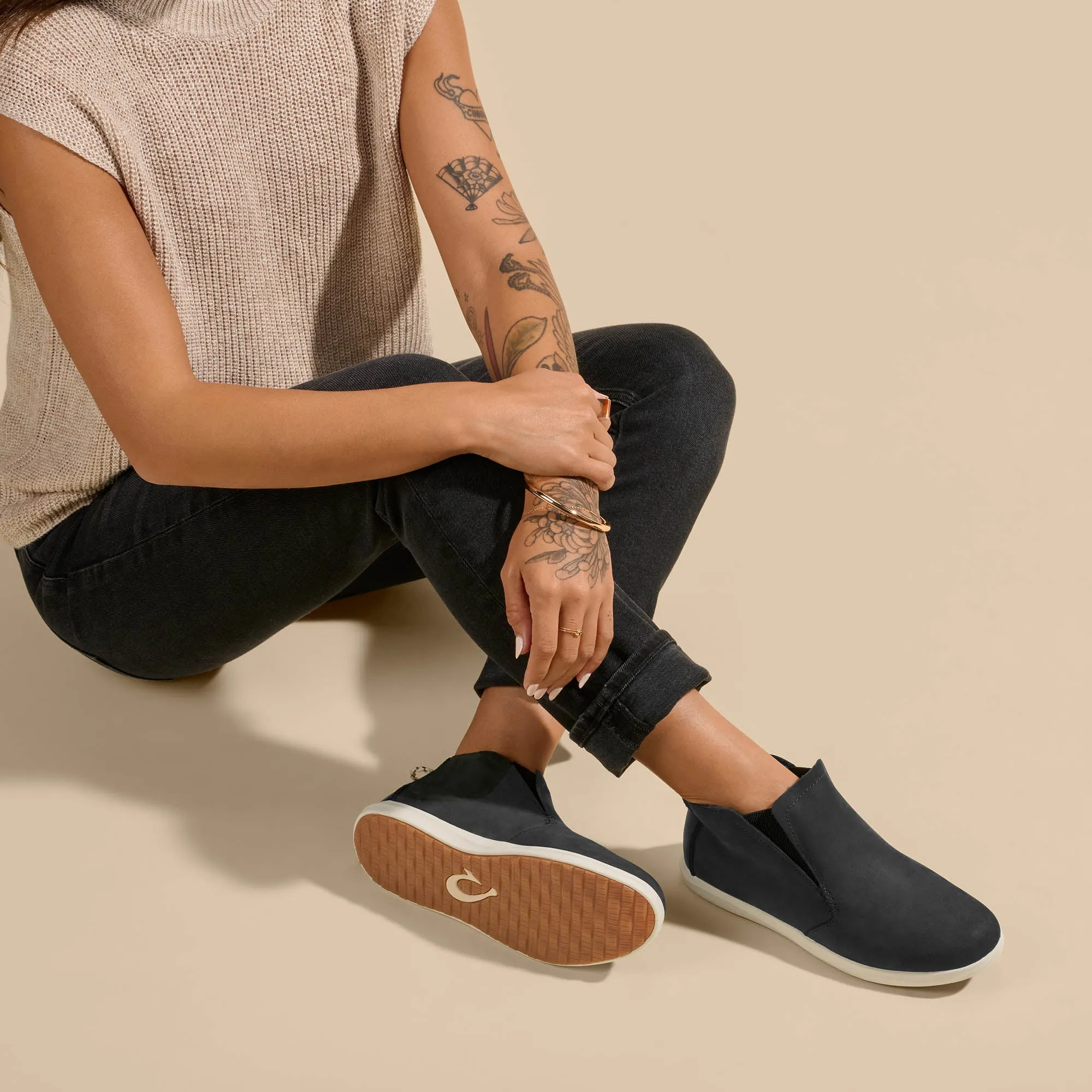 Hawaiiloa Manu Hope - Lava Rock / Off White